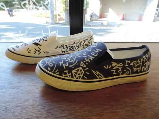 diskah shoes kids lady side.JPG